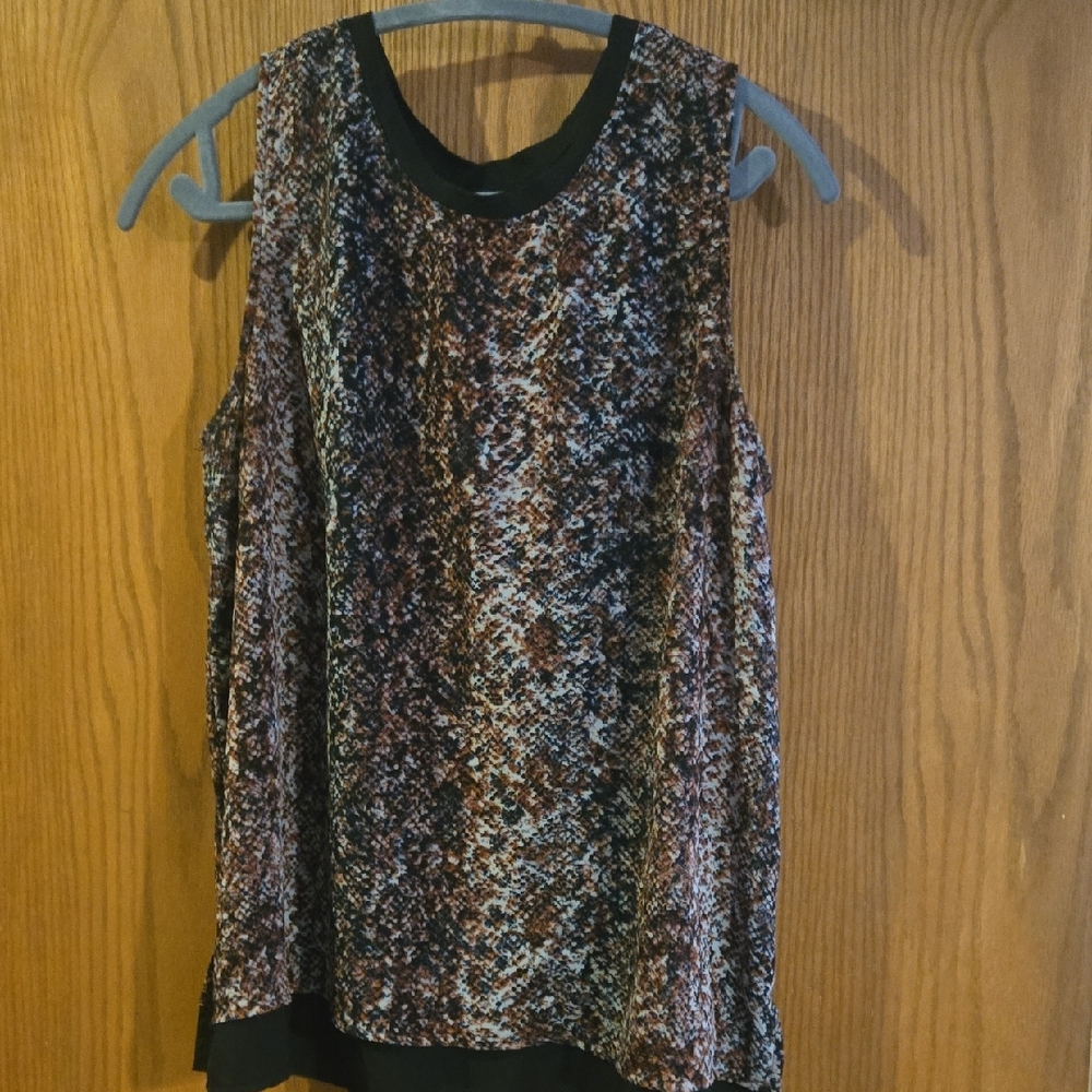 Women's Sleeveless Patterned Top